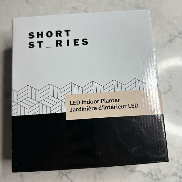 Short Stories Led Indoor planter NEW in box - Picture 2 of 8